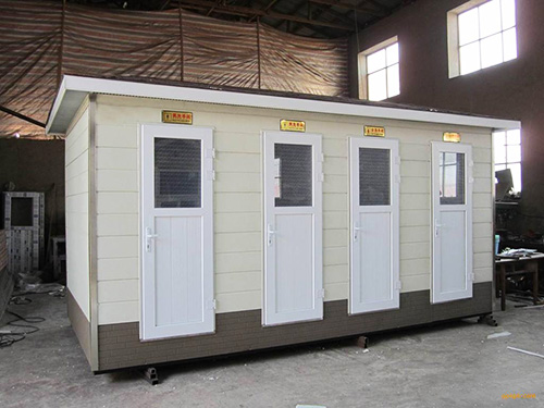 移動廁所生產完成